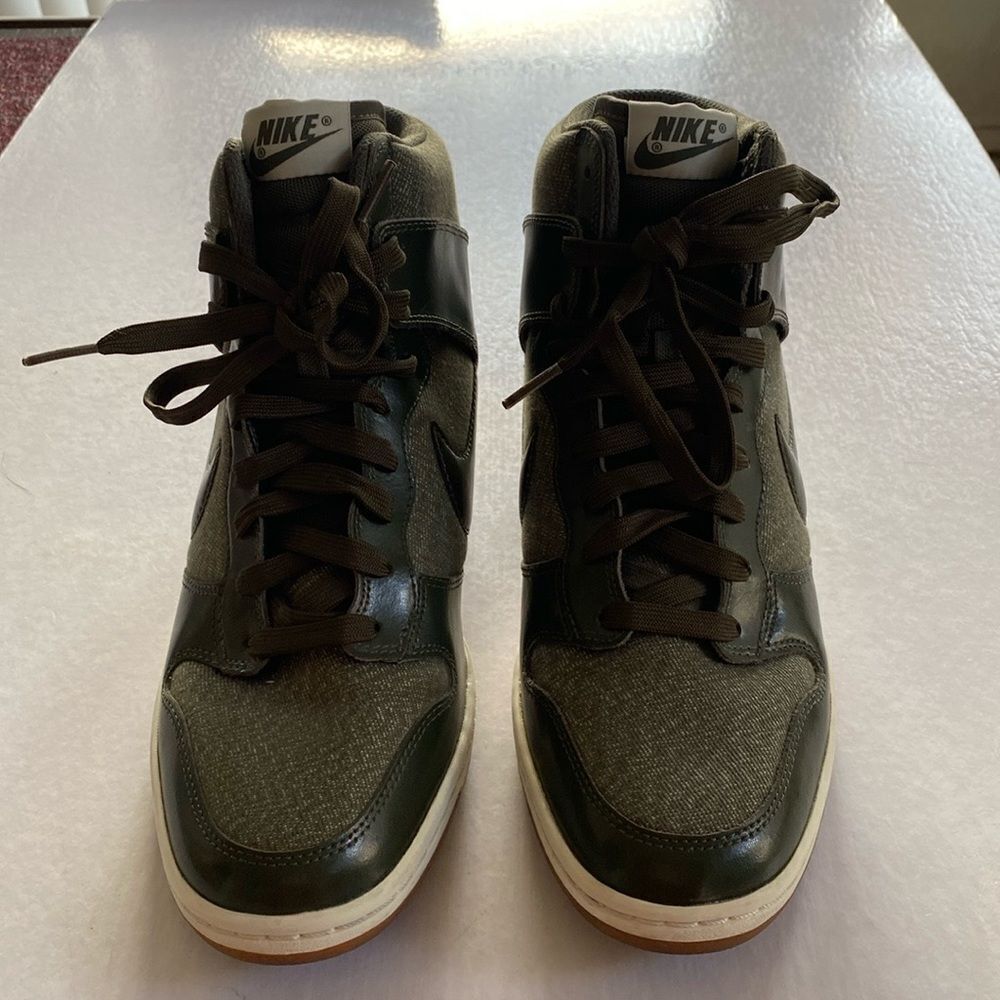 Nike Women's Dunk Sky hidden wedge sneakers - Olive